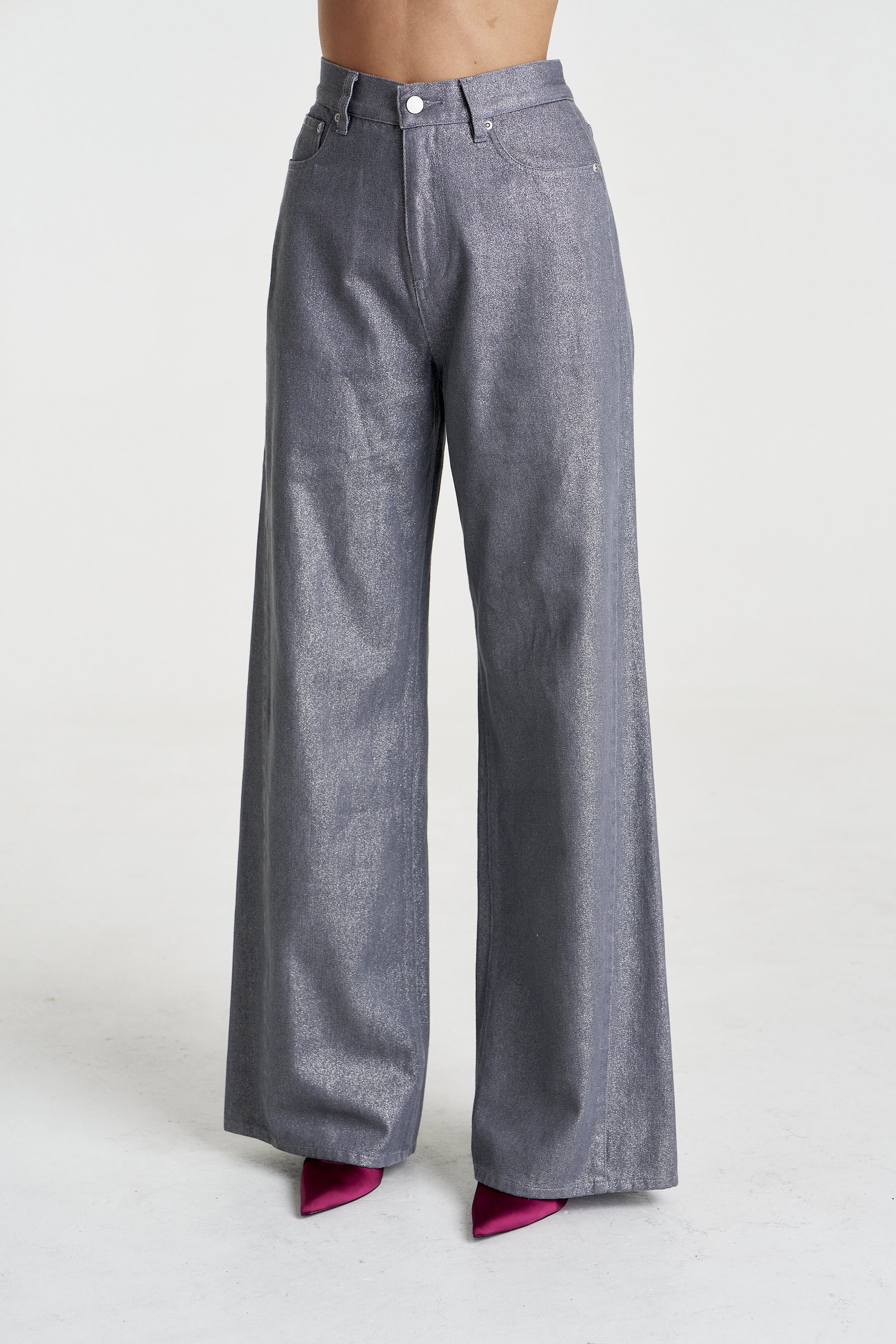 DENIM – Off Duty